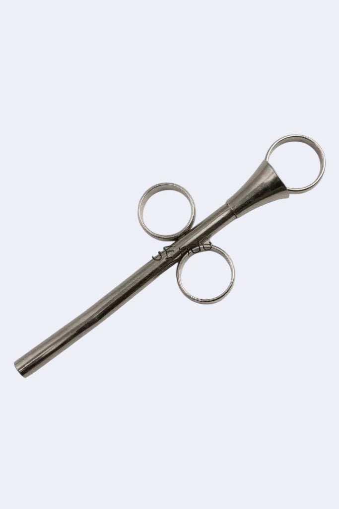 DENTISTOOLBOX stainless steel bone graft syringe with 6.5mm diameter and finger rings for precise application.